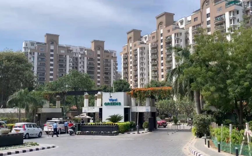 The incident took place at Vipul Greens apartment complex in Gurugram