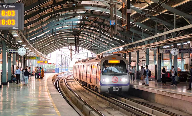 Delhi Metro launches MJQRT digital smart card, featuring easy recharges, travel discounts, and eco-friendly benefits for commuters.