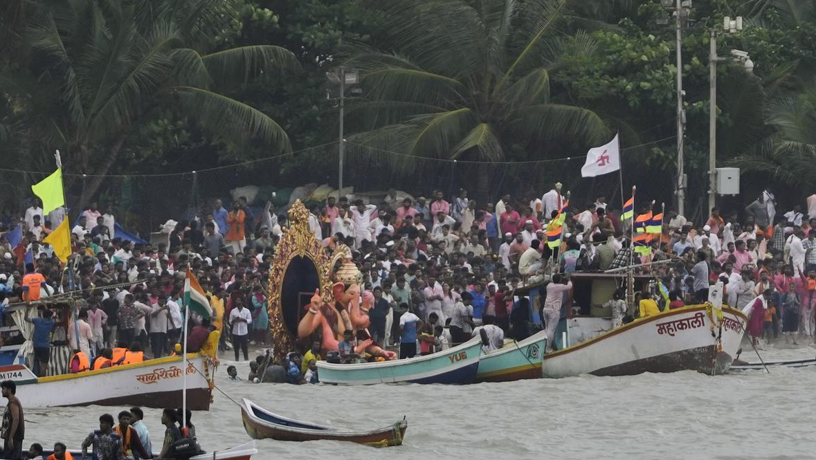 Ganpati Immersion Tragedy in Maharashtra: Electrocution and Drownings Reported